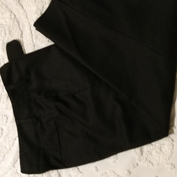 Madison Studio Black Capris Belt Loops Pockets Rebecca Fit Wide Waistband Size 4 - Picture 12 of 12